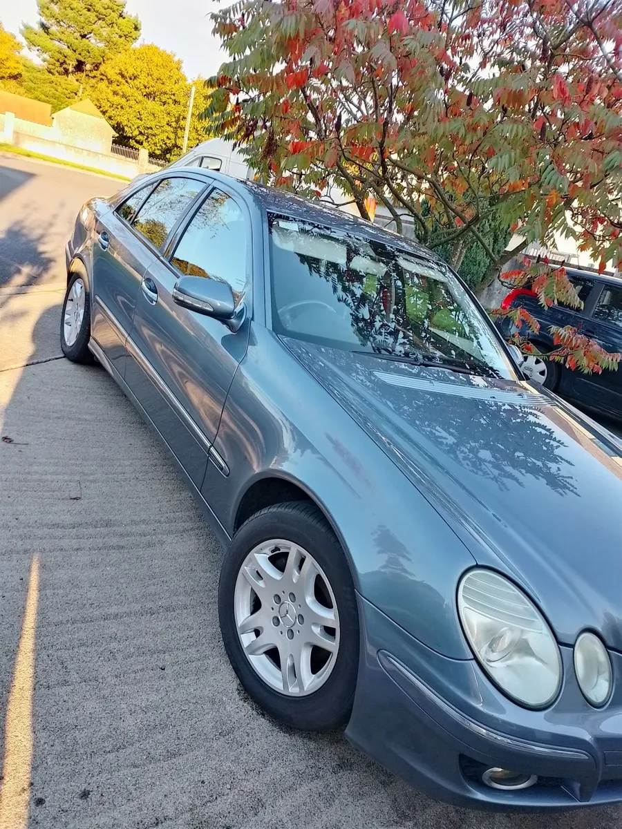Mercedes-Benz E-Class 2006 - Image 3