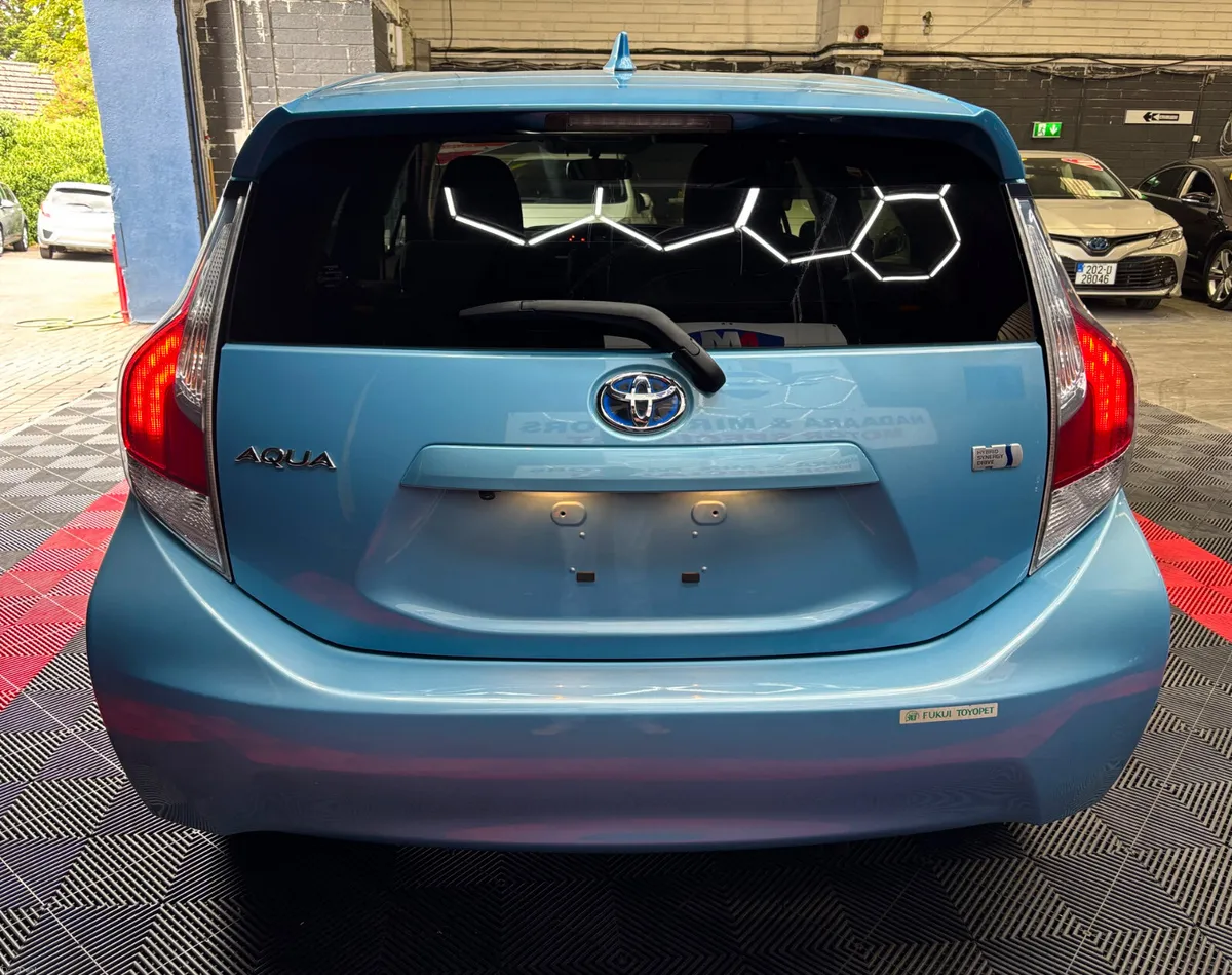2017 Toyota Aqua - Image 4