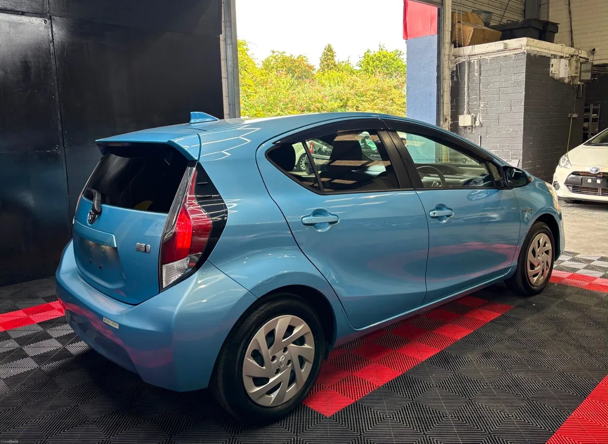 2017 Toyota Aqua - Image 5