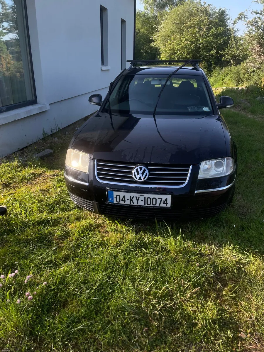 Volkswagen Passat 2004 - Image 1