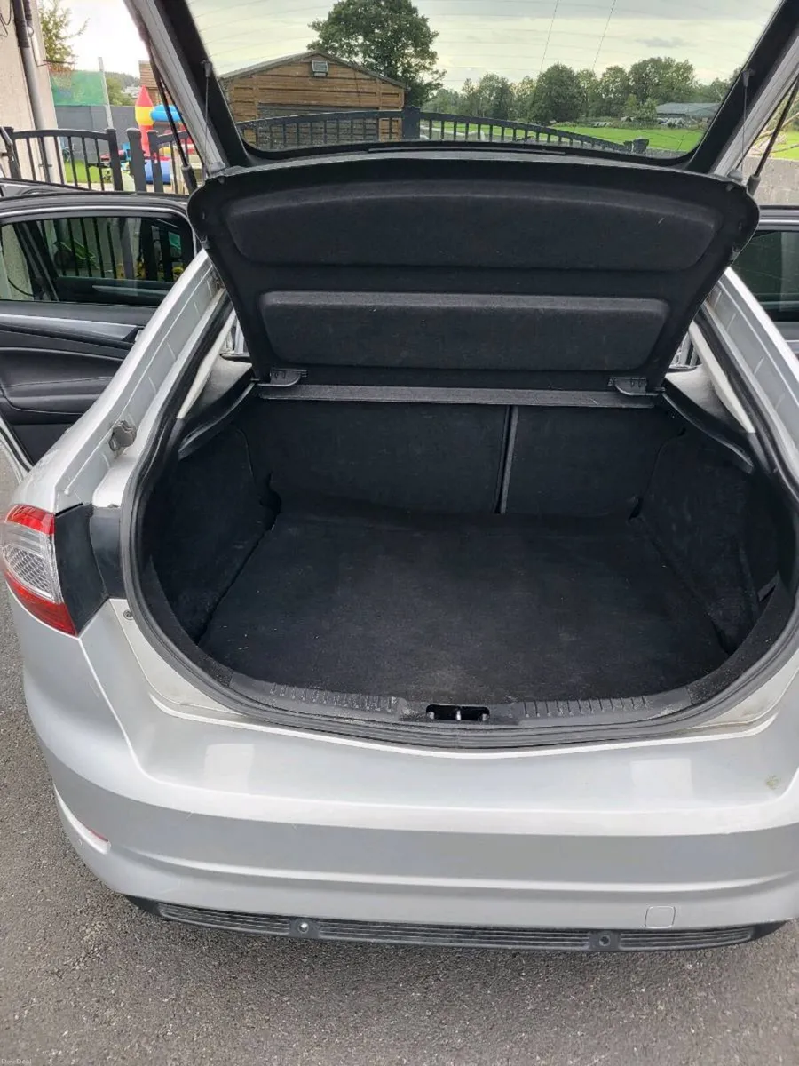 Car - Image 6
