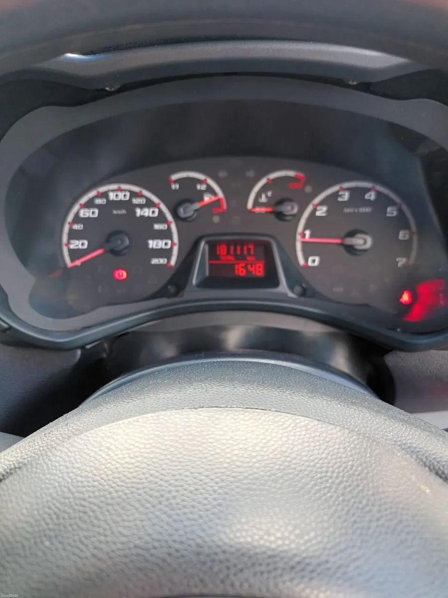 Ford KA 2010 - Image 2