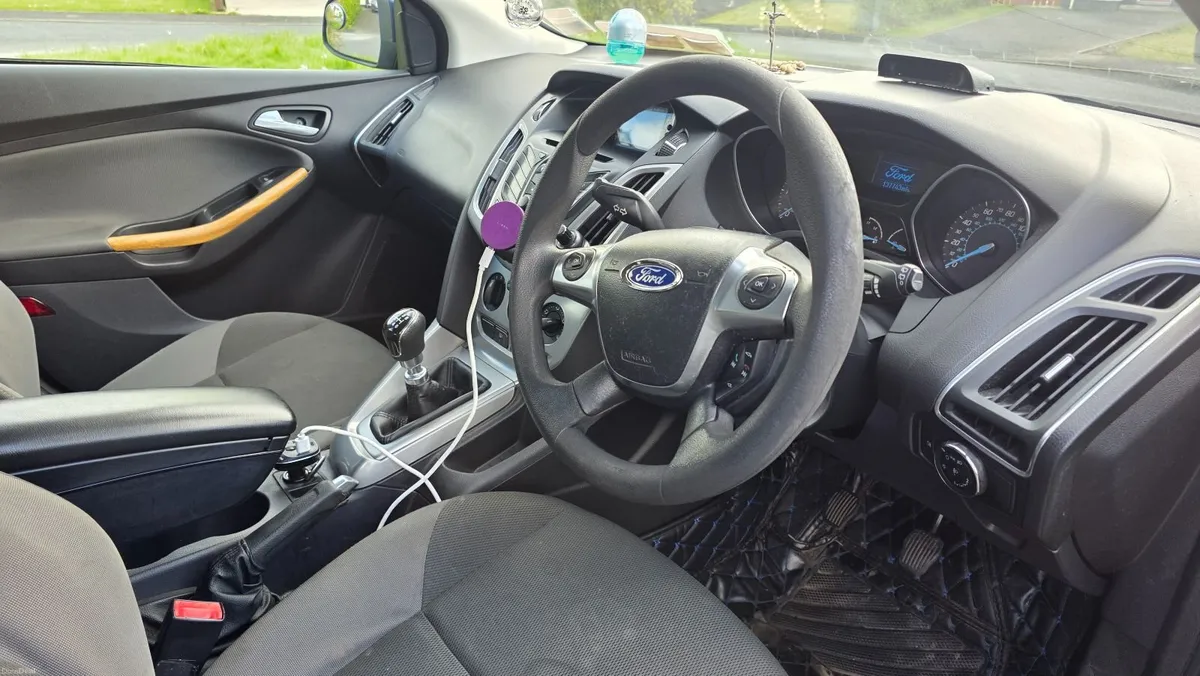 Ford Focus 2011 - Image 5