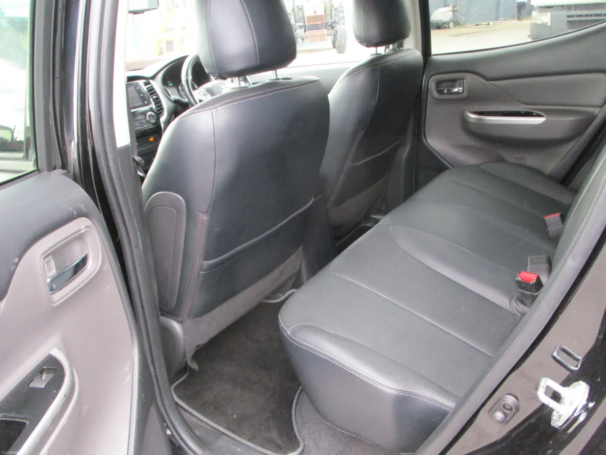 Mitsubishi L200 2.4 DID WARRIOR CREWCAB - Image 6