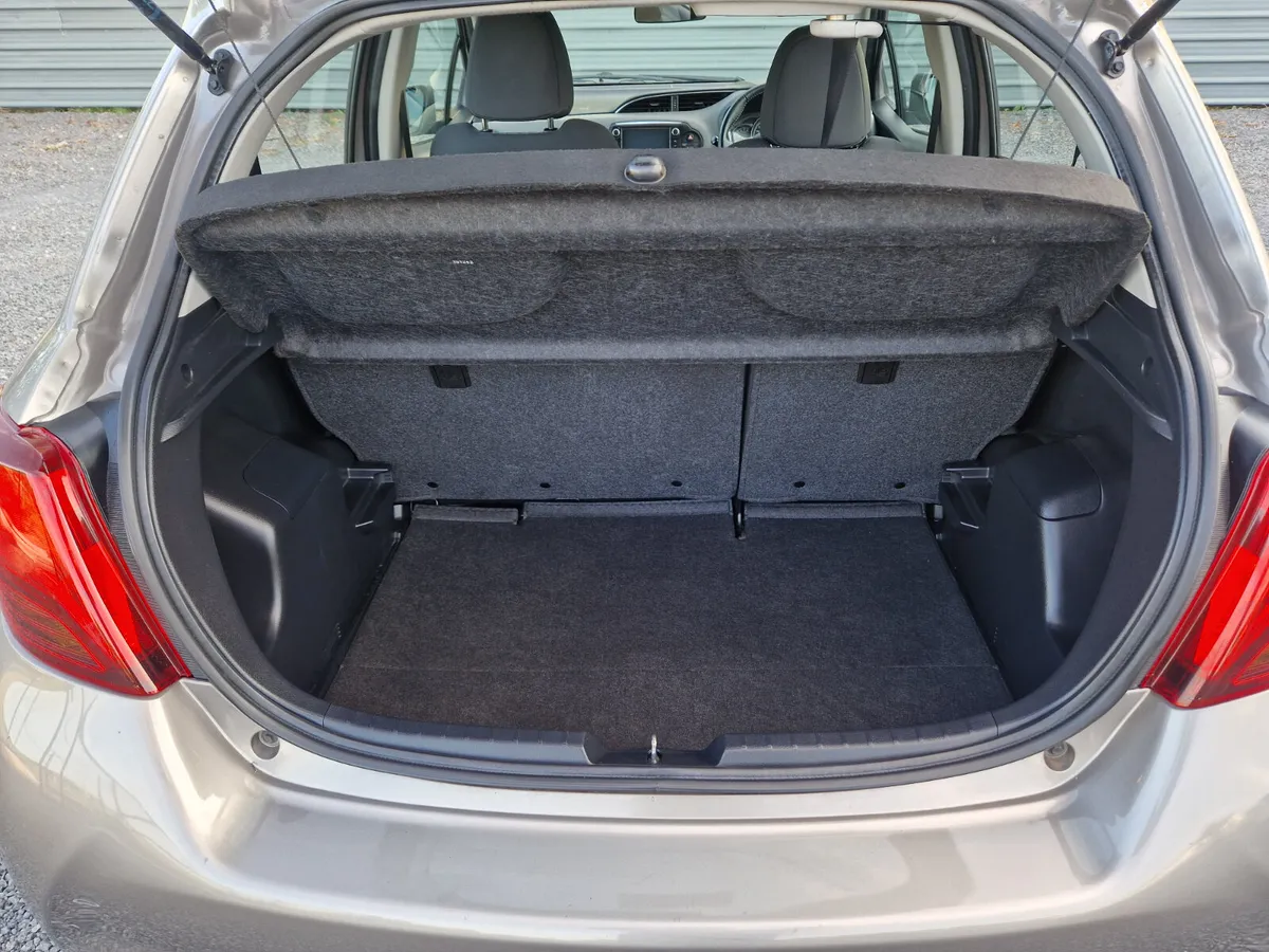 15 TOYOTA YARIS...ONLY 58K KMS... - Image 6