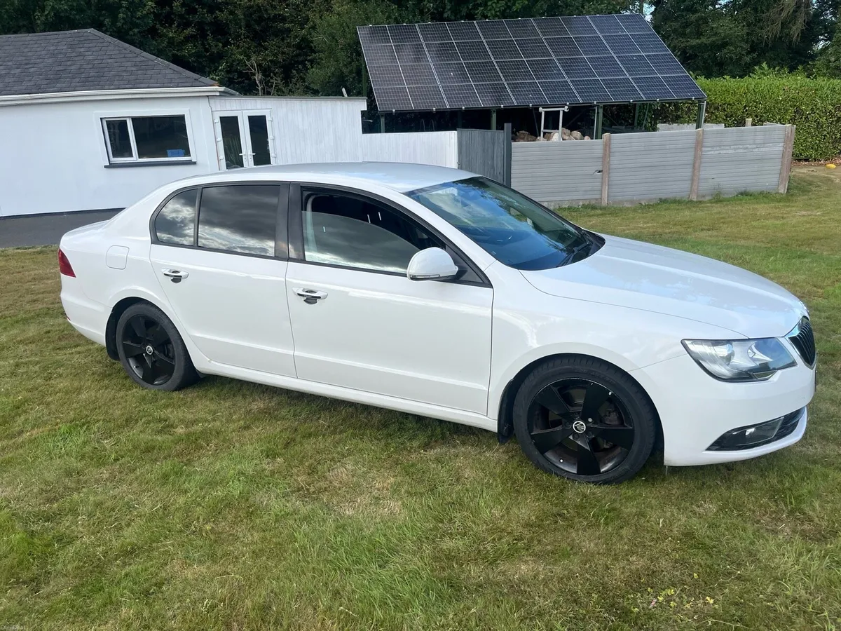 Skoda Superb - Image 4