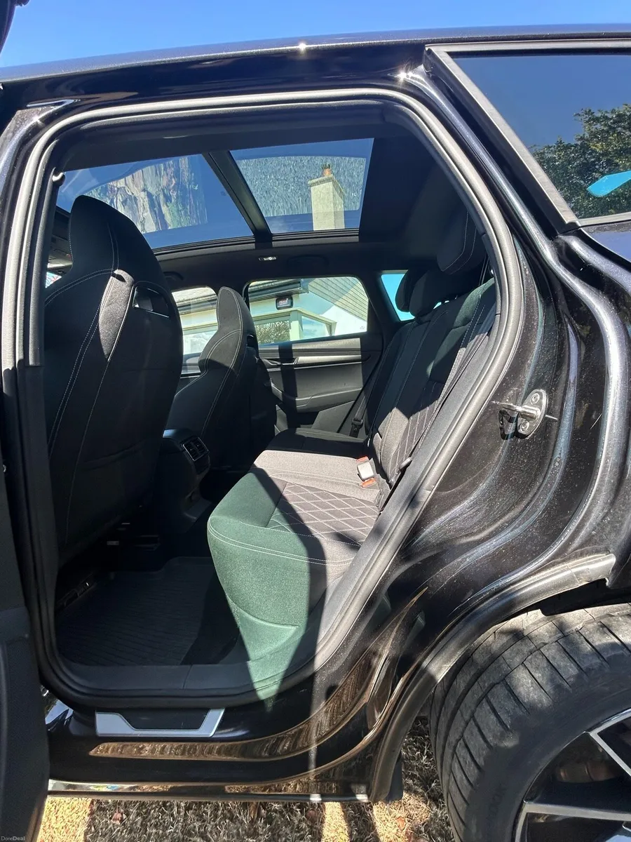 Skoda Karoq 2.0TDI Sportline Low KMs Huge Spec - Image 6