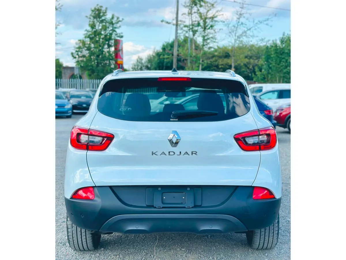 Renault Kadjar BOSE 1.2L Petrol Automatic - Low mi - Image 5