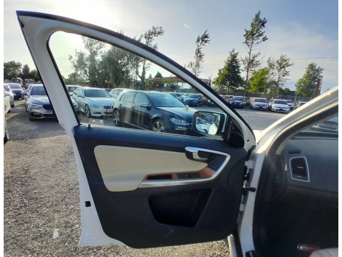 Volvo XC60 D4 CLASSIC - 2.0L Diesel Automatic (036 - Image 6