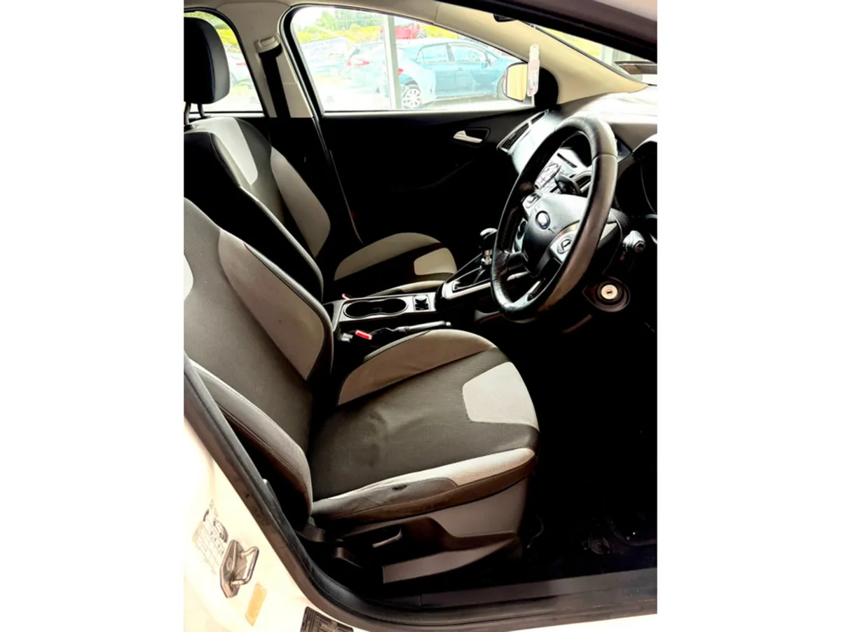 Ford Focus 1.6 TDCI ZETEC  113BHP 5DR - Image 6