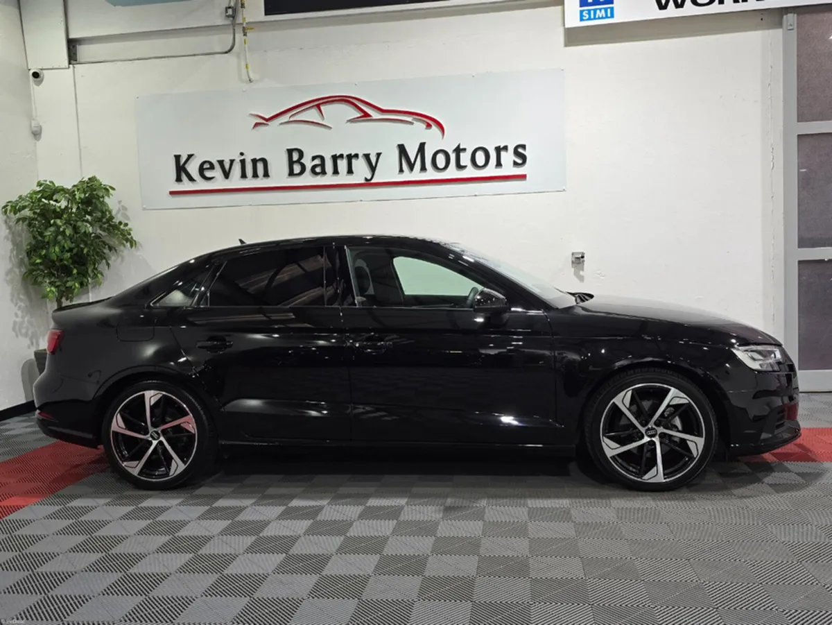 Audi A3 1.4TFSi SALOON (BLACK STYLING) DSG AUTOMAT - Image 4