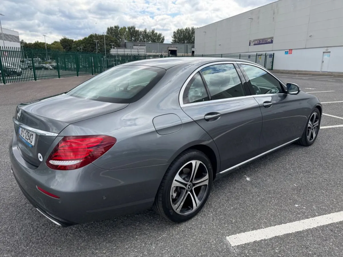 Mercedes-Benz E-Class E 220 D, ELEGANCE MODEL, AUT - Image 3