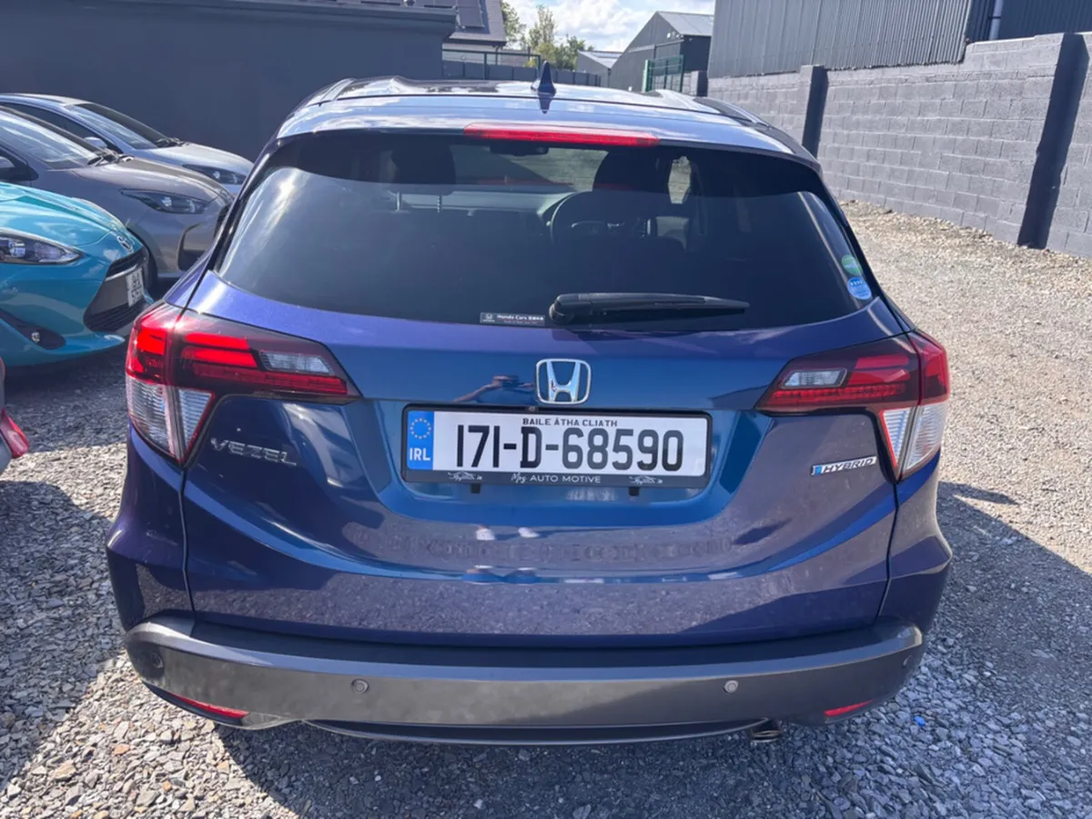 Honda Vezel 1.5 AUTOMATIC HYBRID - Image 3