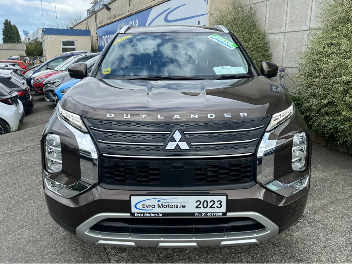 Mitsubishi Outlander G PHEV 4WD AUTOMATIC 2.4 PETR - Image 2