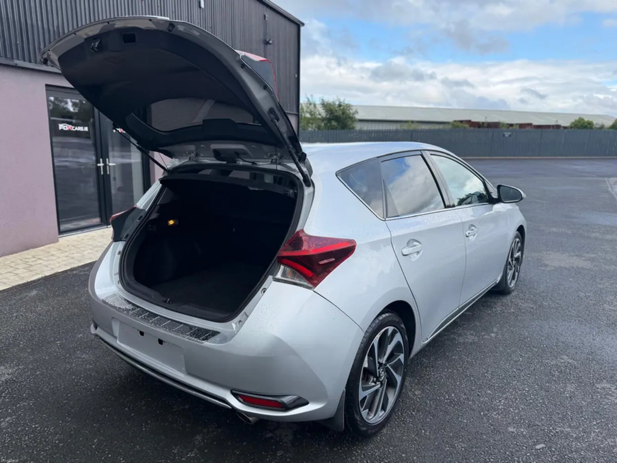 Toyota Auris 1.6 D-4D DESIGN 110BHP 5DR D - Image 5