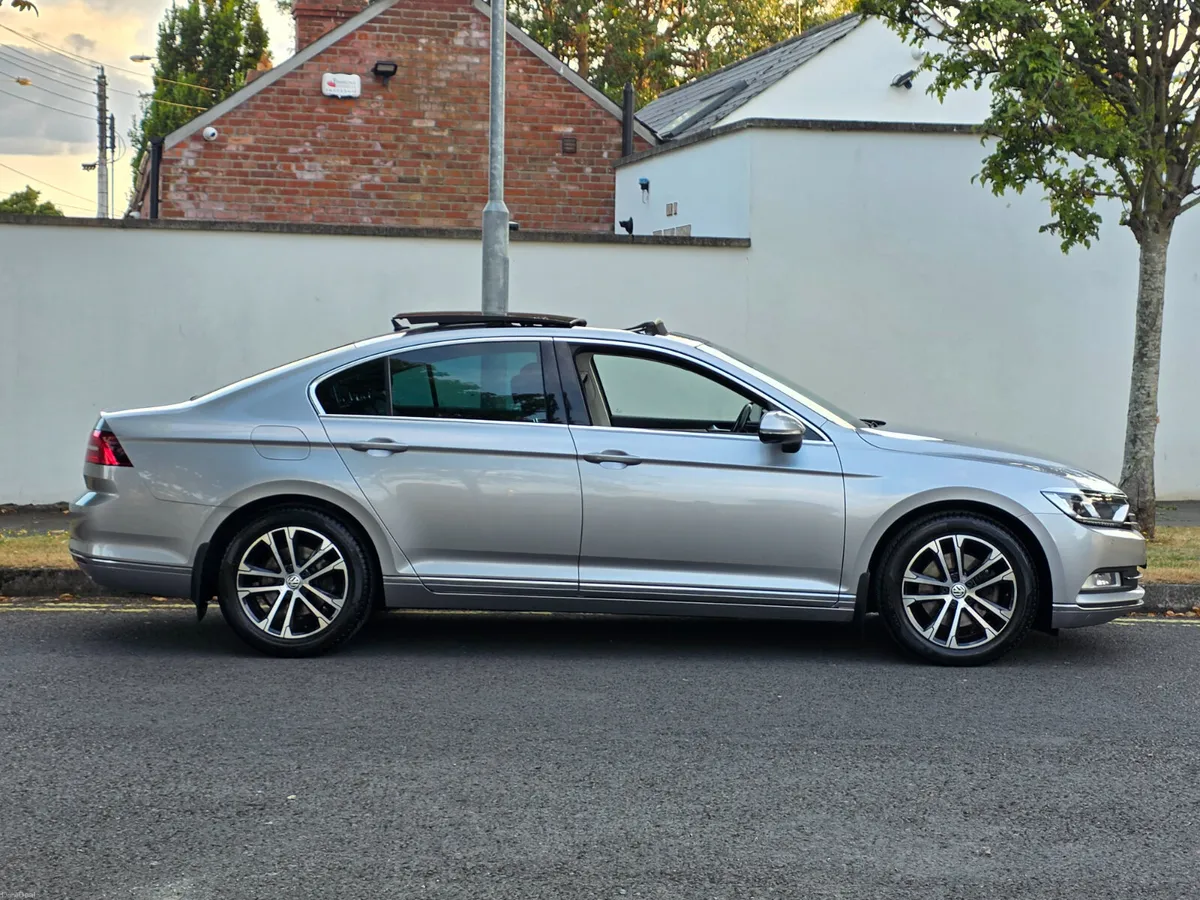 Volkswagen Passat Highline *HUGE SPEC* 2.0 - 2018 - Image 6