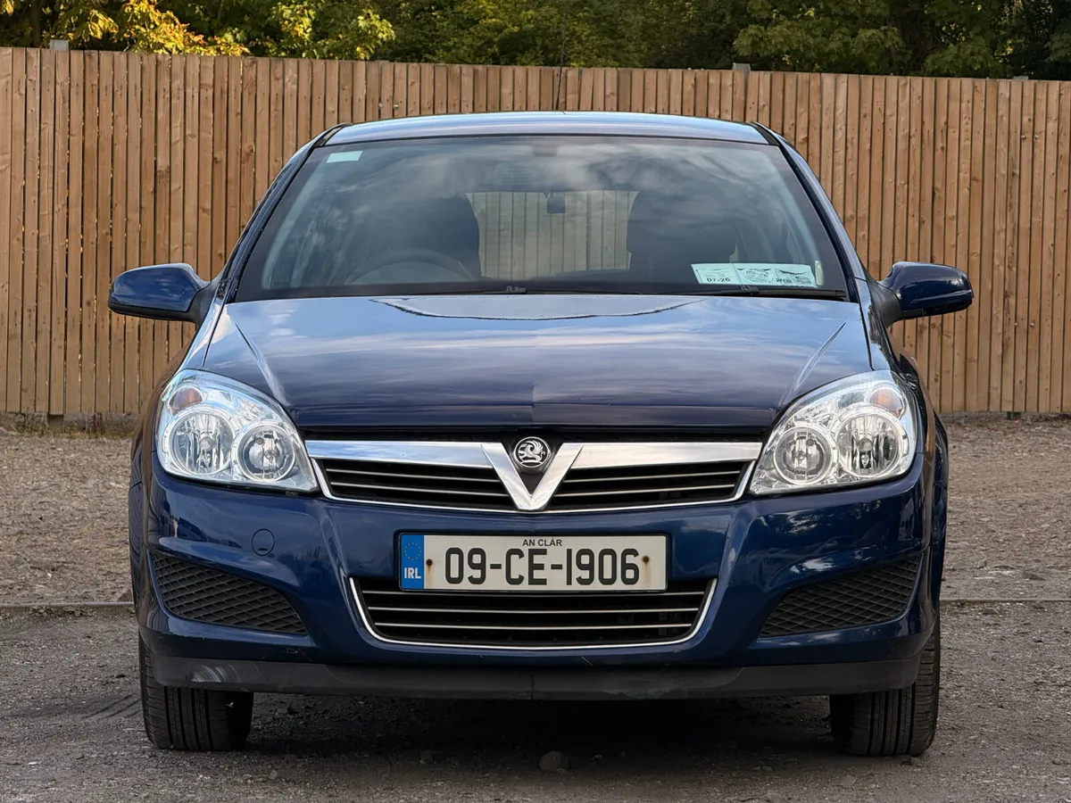Vauxhall Astra 2009 1.8 Petrol Automatic LOW KM - Image 6