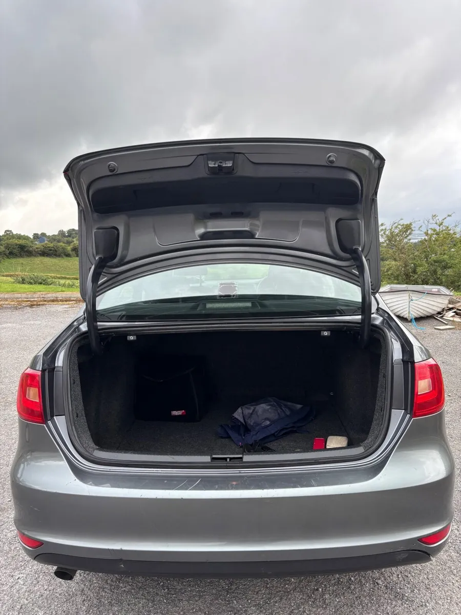 Volkswagen Jetta 2014 diesel 1.6 - Image 4