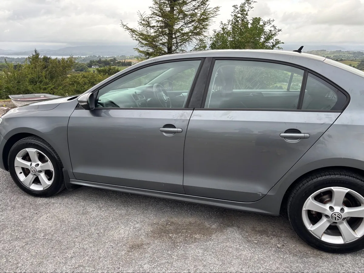 Volkswagen Jetta 2014 diesel 1.6 - Image 1