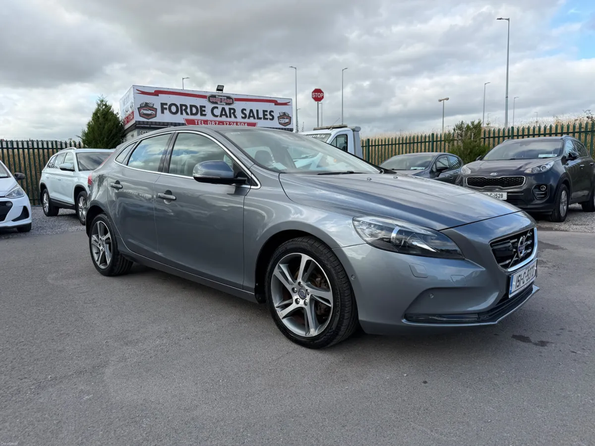 2015 VOLVO  V40     NEW NCT 2027 - Image 2