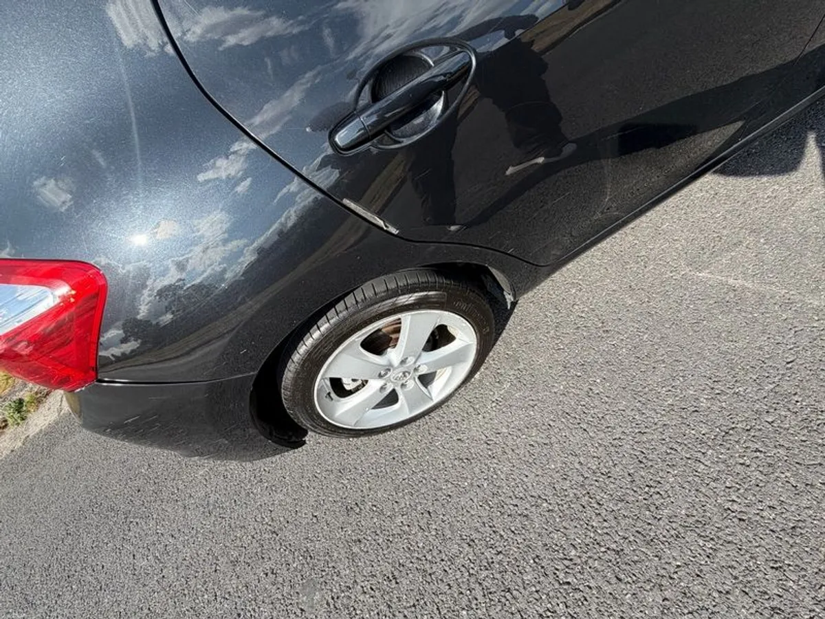 2011 Toyota Auris - Image 5