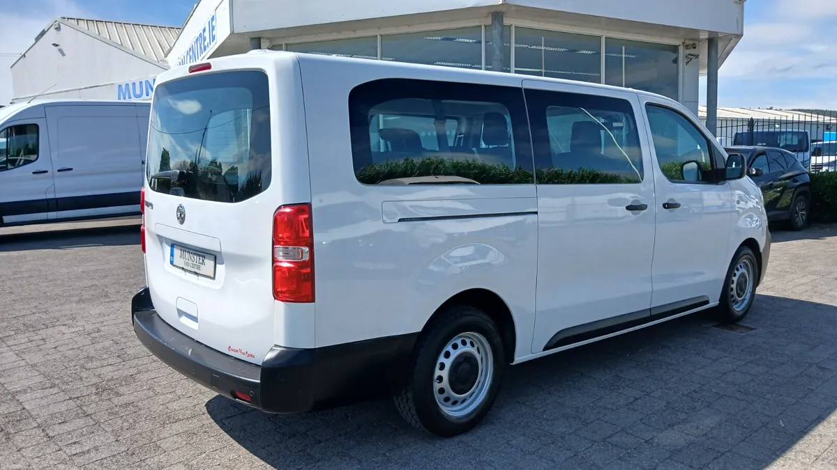 2021 VIVARO LWB 9 SEATER,1 OWNER,95K MILES - Image 4