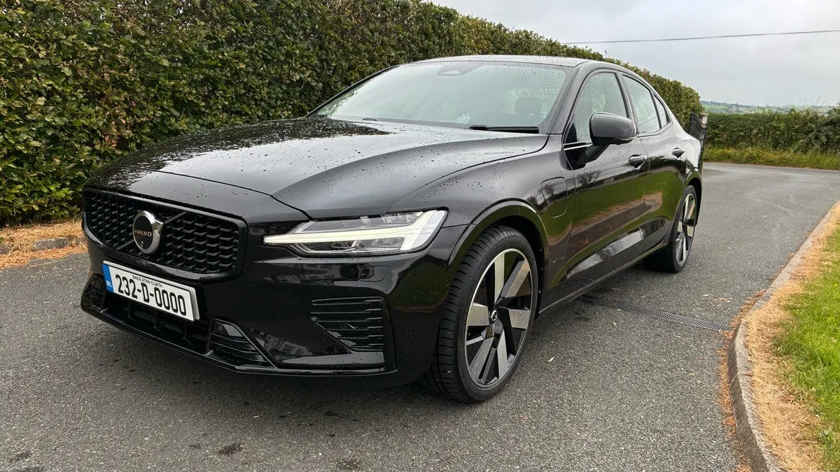 Volvo S60 ultimate 2.0l Phev T8 455bhp - Image 4