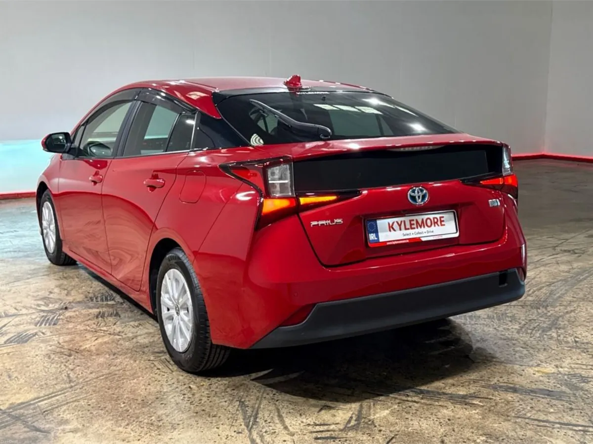 Toyota Prius 1.8 HYBRID AUTOMATIC - FACELIFT MODEL - Image 5