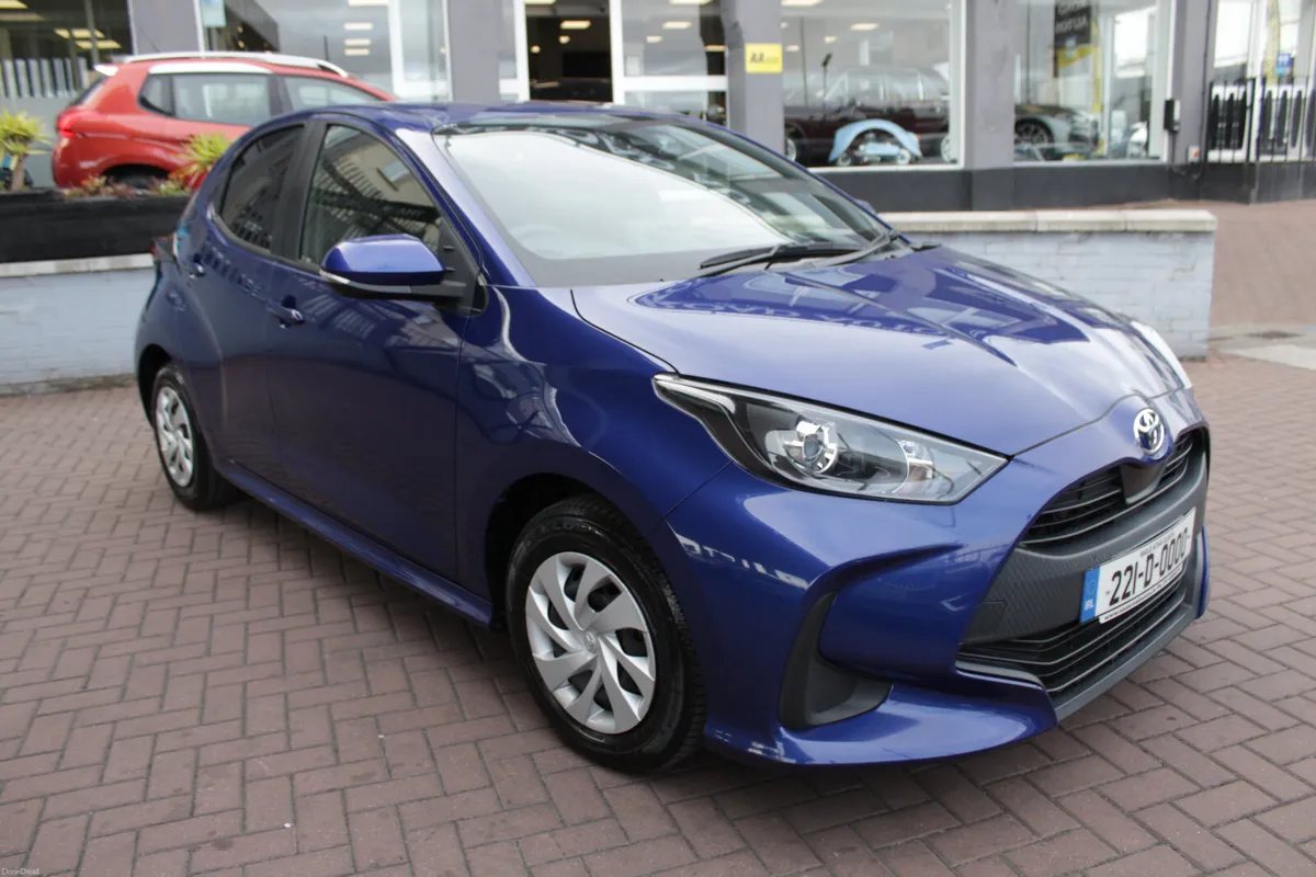 1.0 LUNA EDITION AUTO 5DR HATCHBACK WITH ONLY 93,0 - Image 2