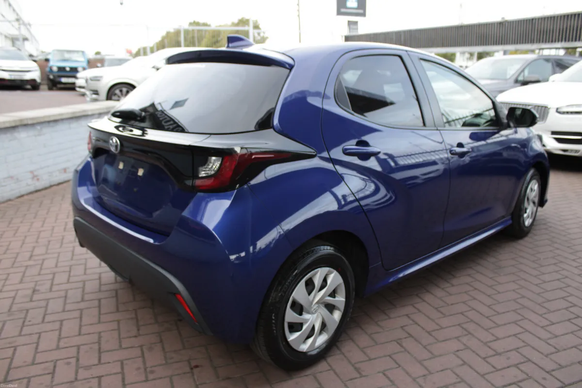 1.0 LUNA EDITION AUTO 5DR HATCHBACK WITH ONLY 93,0 - Image 4