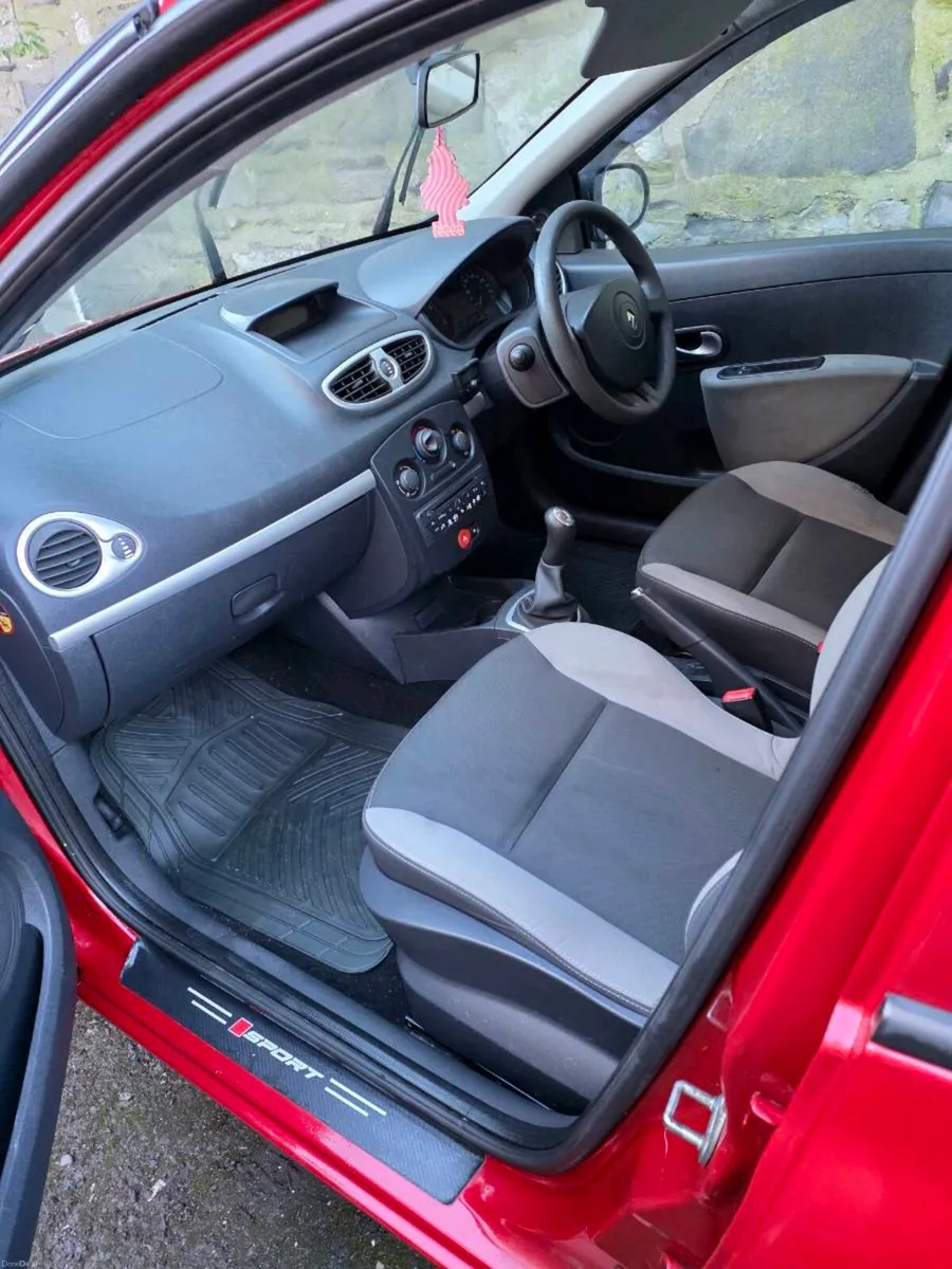 Renault clio 1.2 - Image 1