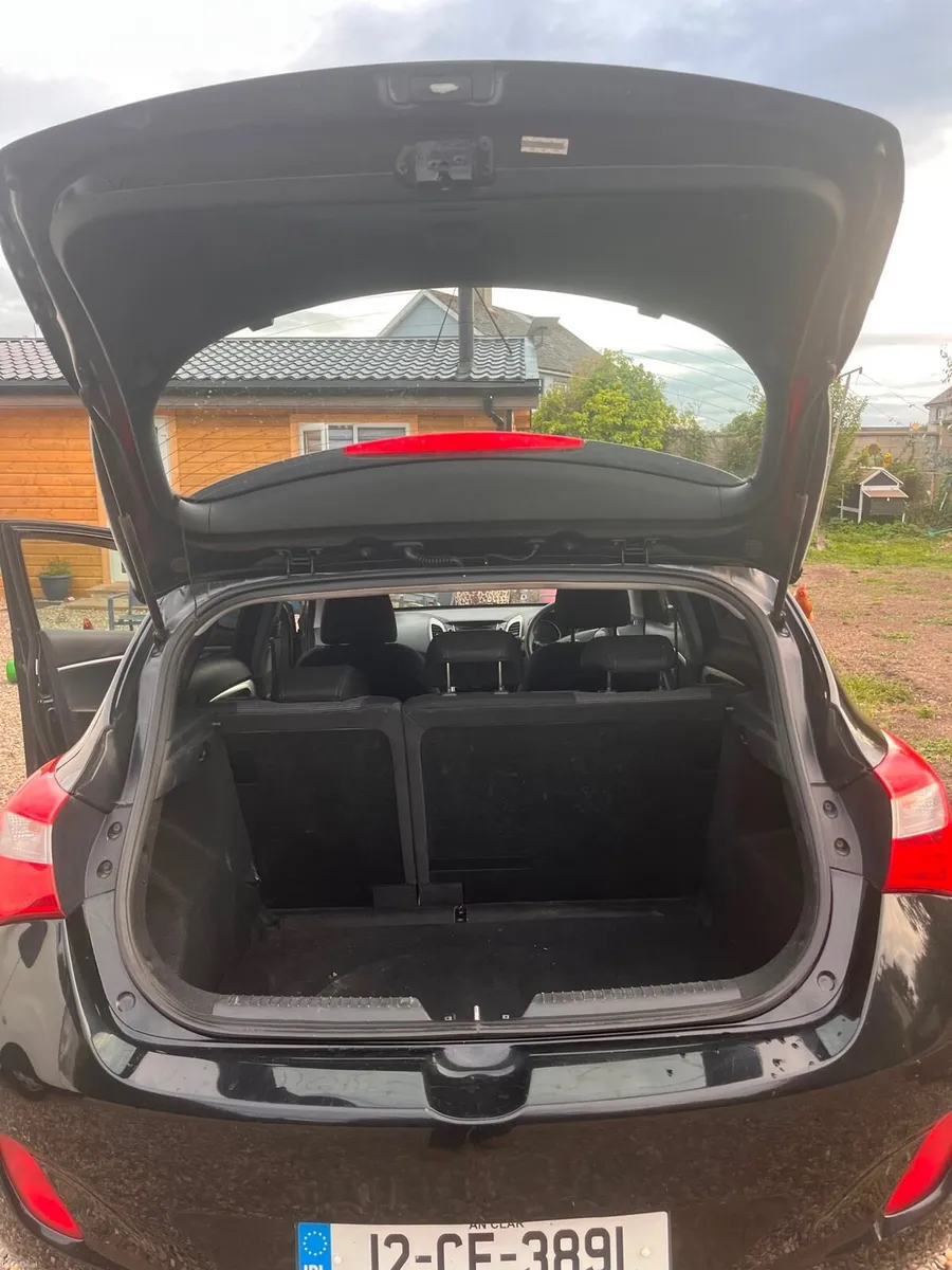Car - Image 6