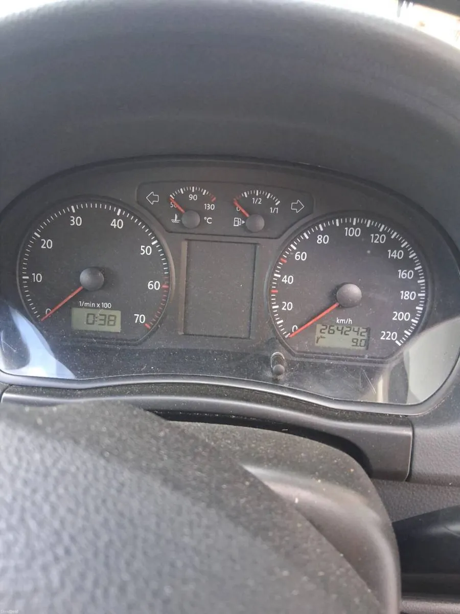 Volkswagen polo - Image 6
