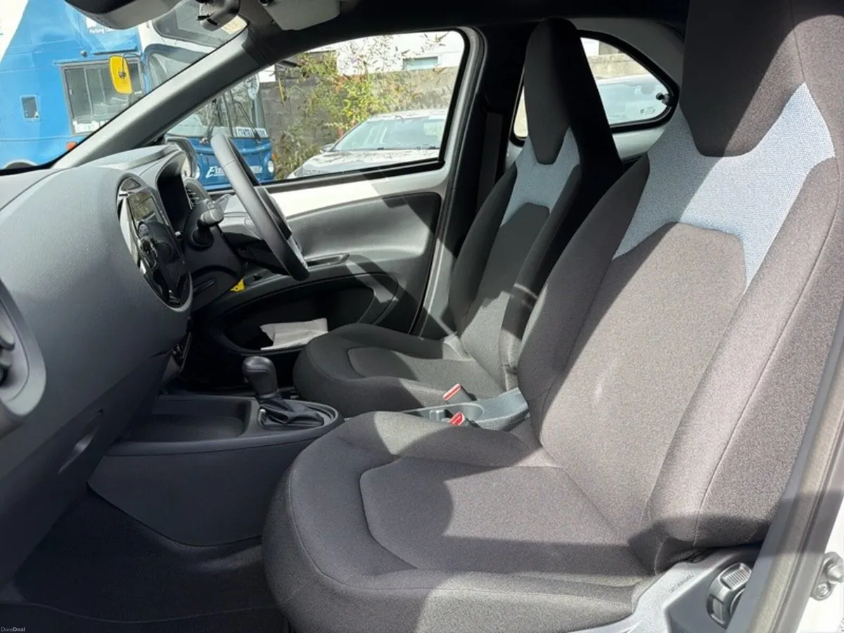 Toyota Aygo X HEV PULSE 4DR - Image 6
