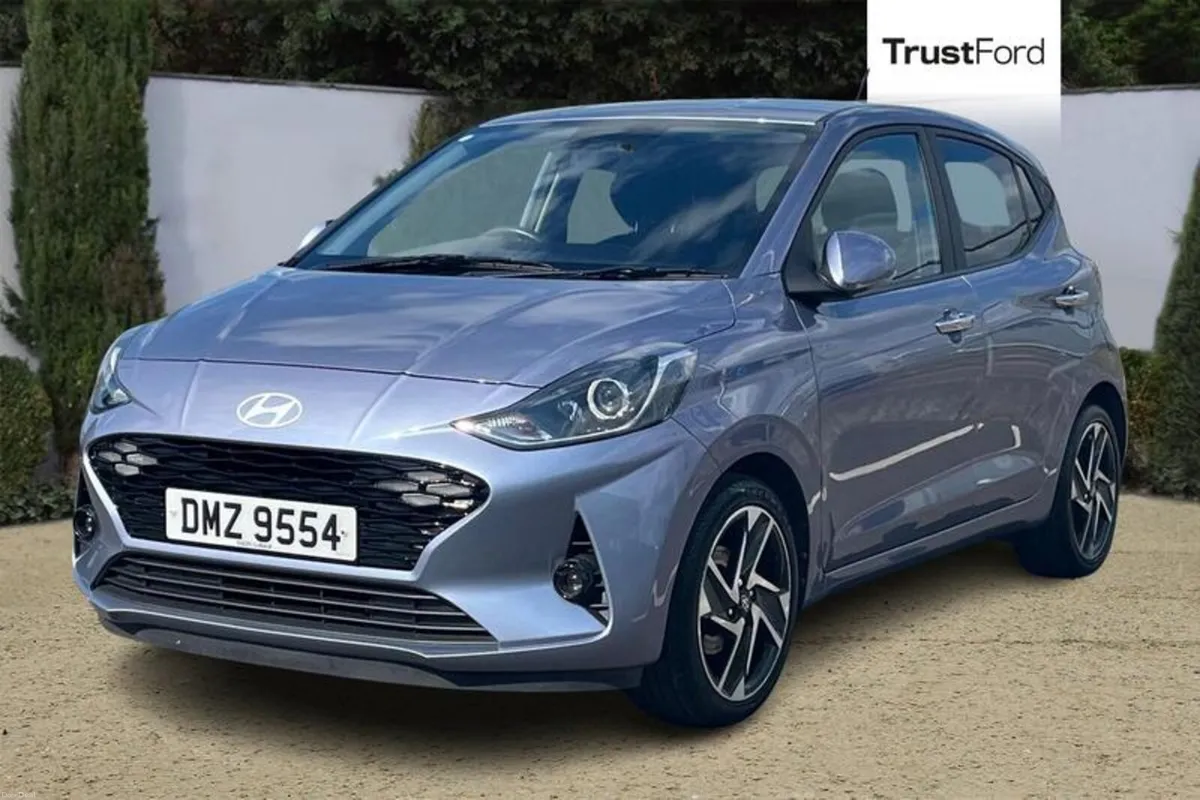 Hyundai i10 1.0 MPi Premium 5dr **HEATED FRONT SEA - Image 5