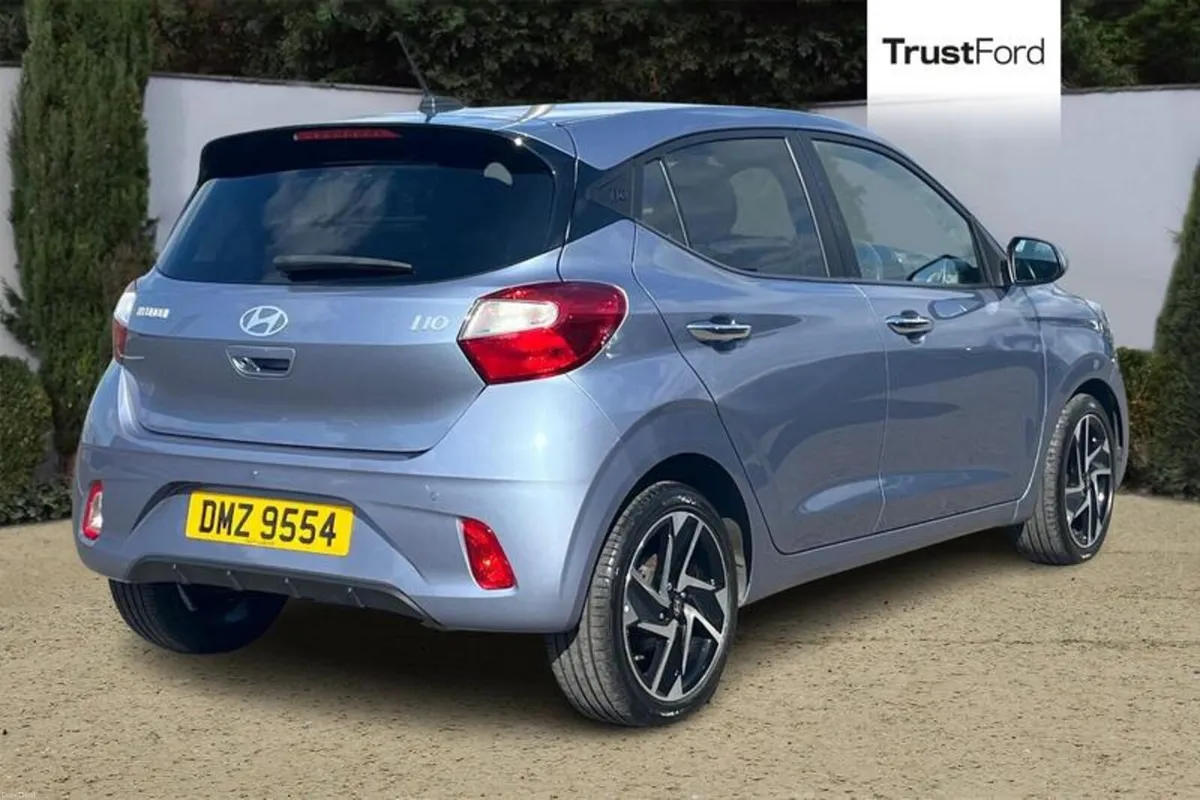 Hyundai i10 1.0 MPi Premium 5dr **HEATED FRONT SEA - Image 4