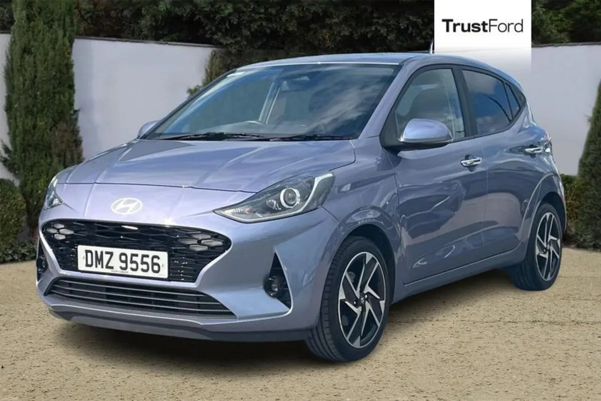 Hyundai i10 1.0 MPi Premium 5dr **HEATED FRONT SEA - Image 5