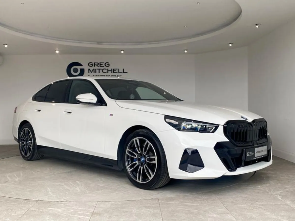 BMW i5 250kW eDrive40 M Sport 84kWh 4dr Auto - Image 1