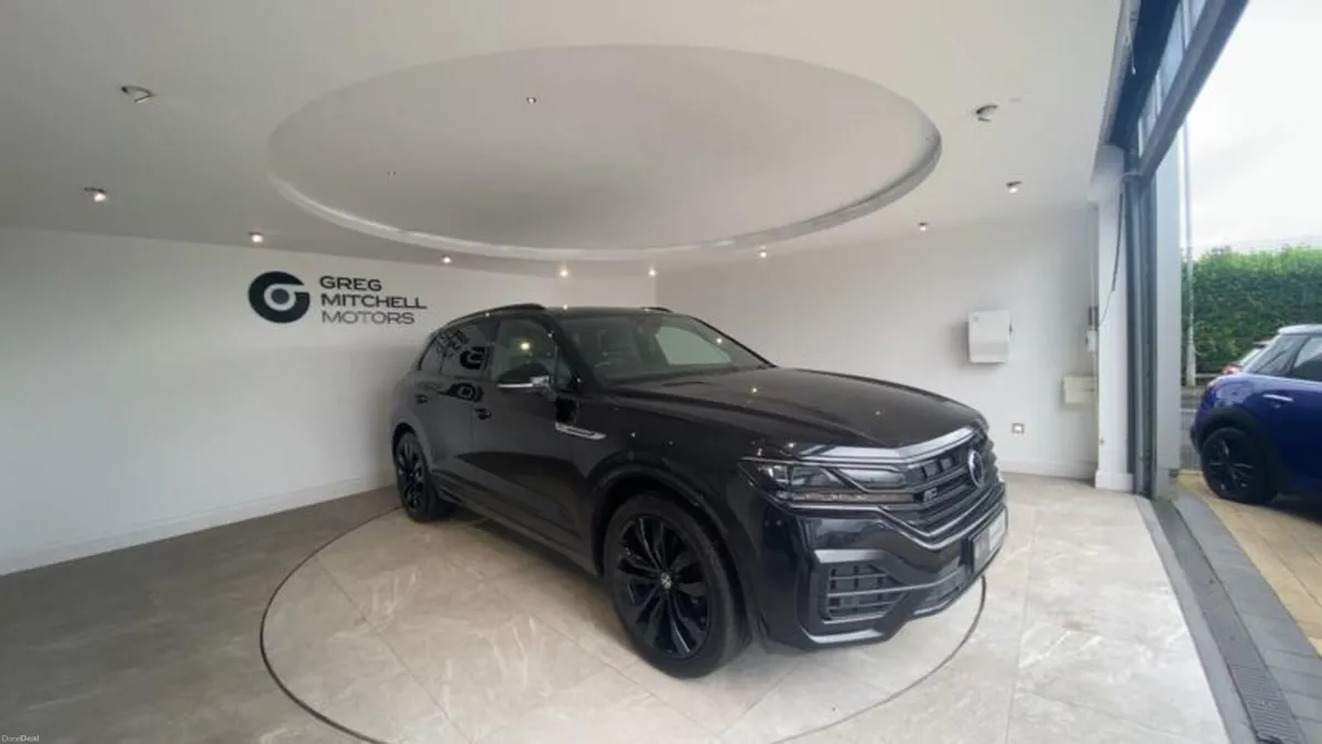 Volkswagen Touareg 3.0 V6 TDI 4Motion Black Editio - Image 2