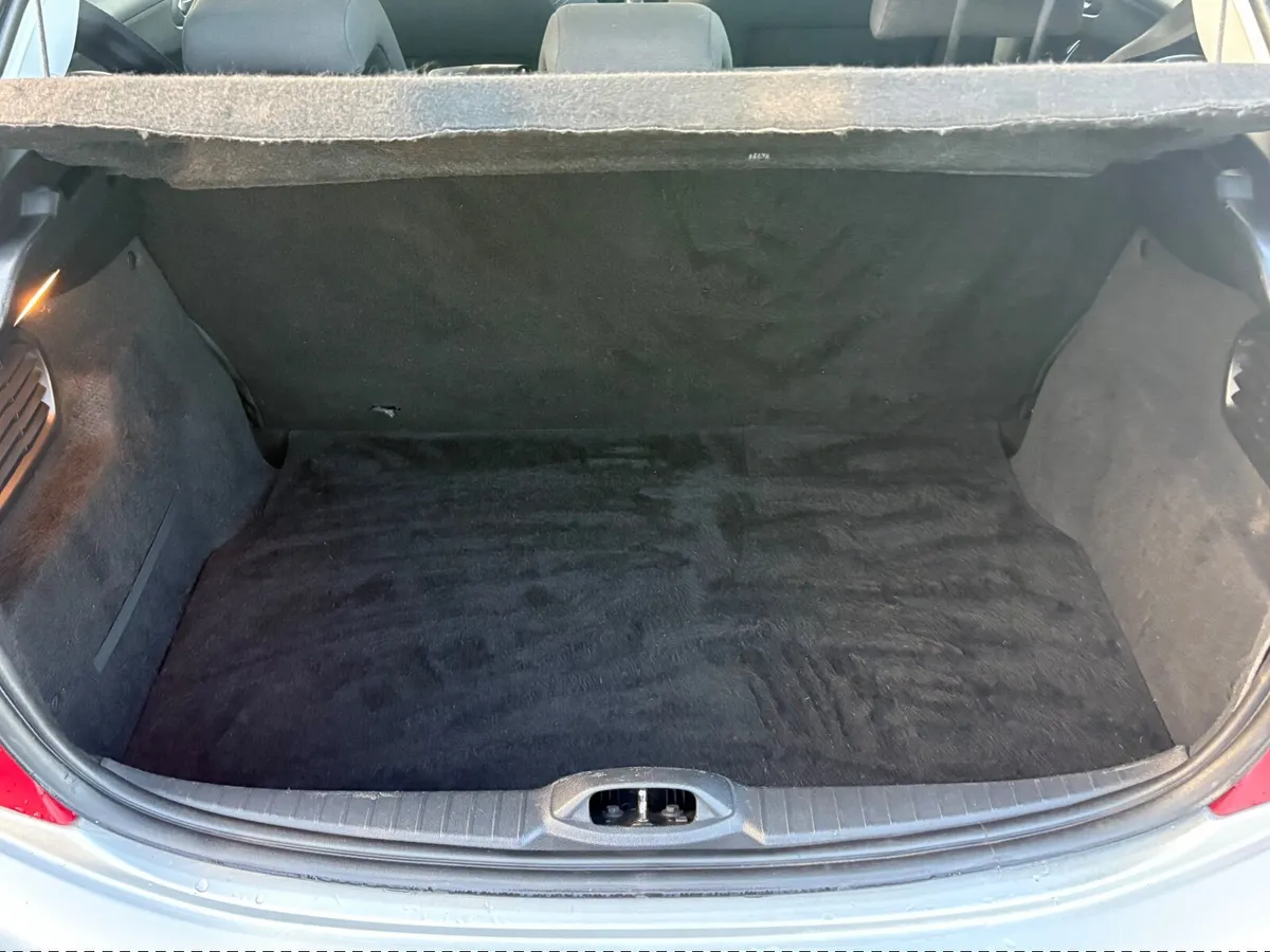 Peugeot 208 2013 - Image 2