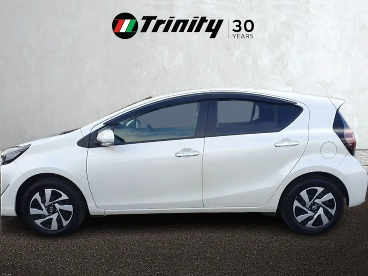 Toyota Aqua ** Z HYBRID ** AUTO ** TRINITY MOTORS - Image 5