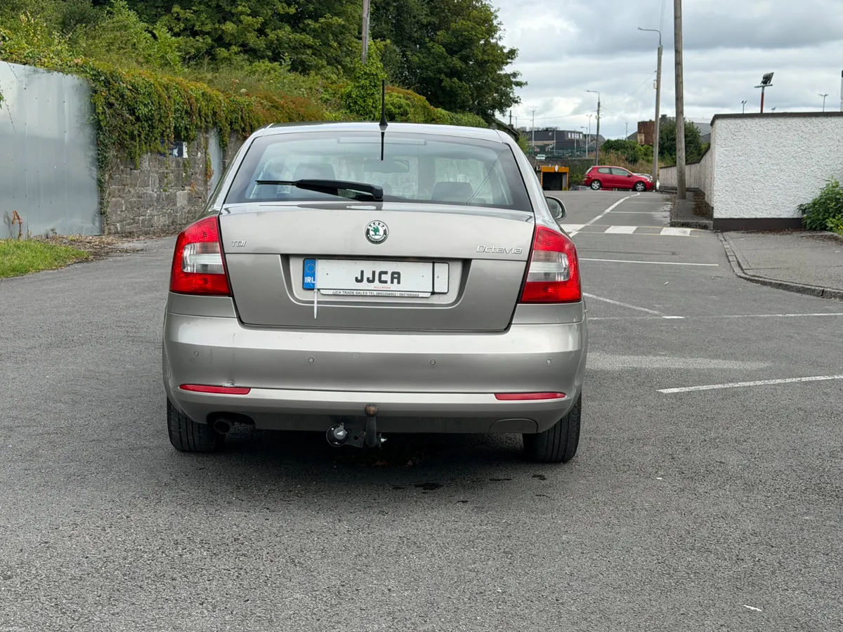 ABSOLUTELY STUNNING 2012 1.6 TDI TAX AND NCT - Image 6