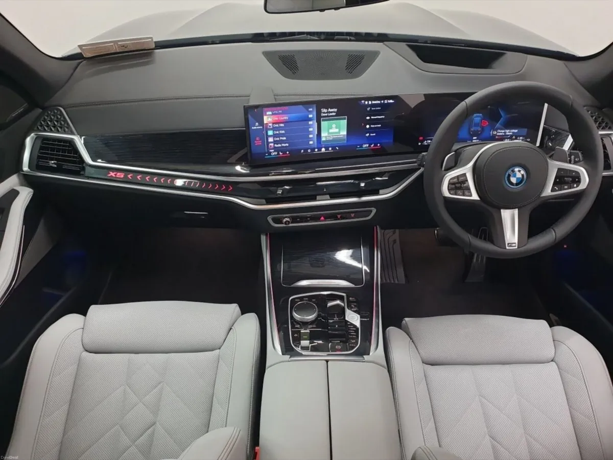 BMW X5 xDrive50e M Sport - Pan Roof - IMMEDIATE DE - Image 4