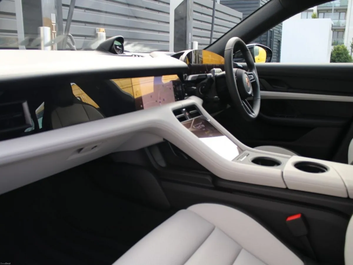 Porsche Taycan Black Edition - Image 5