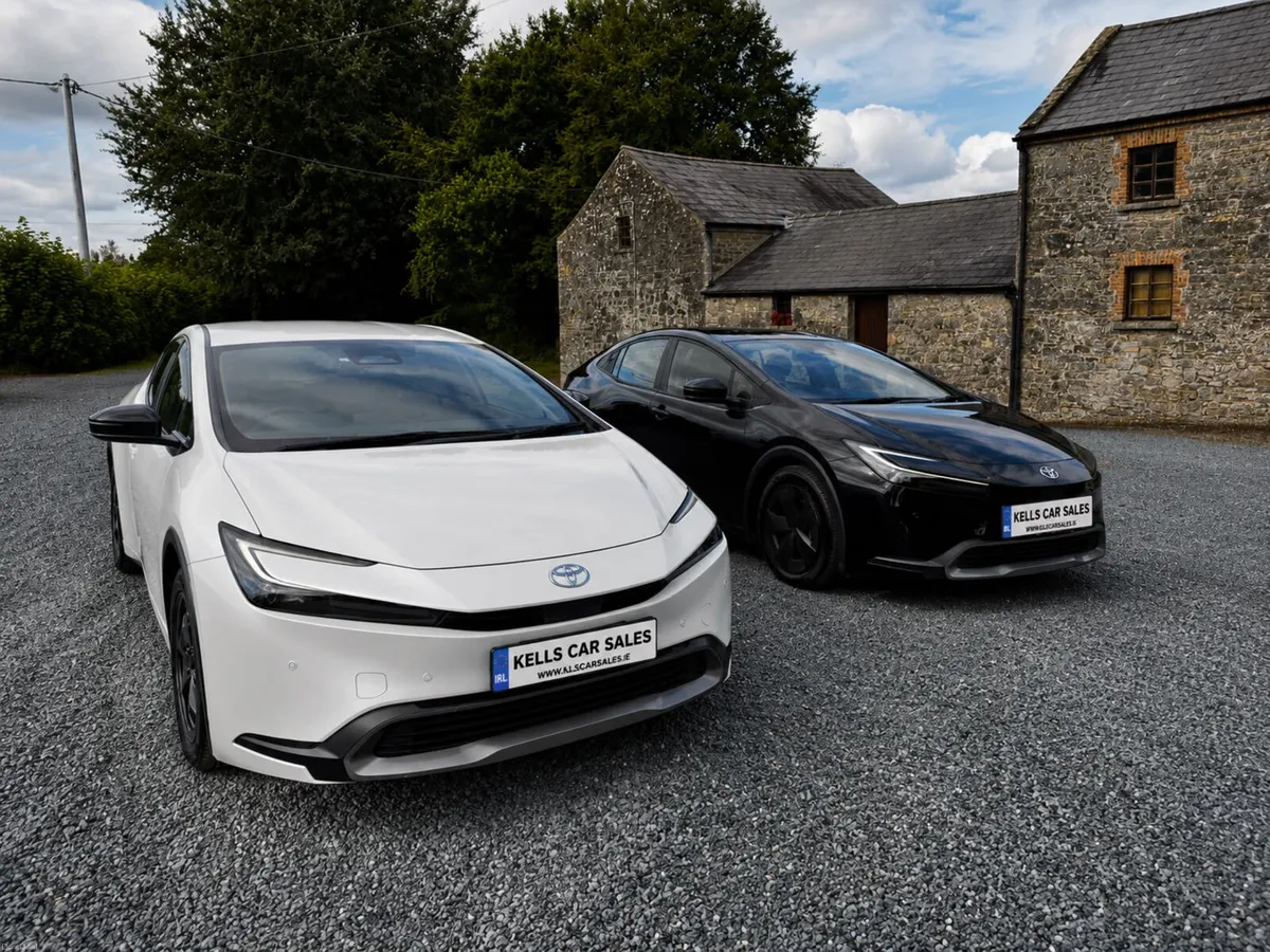 Toyota prius 2023 1.8 hybrid - Image 3