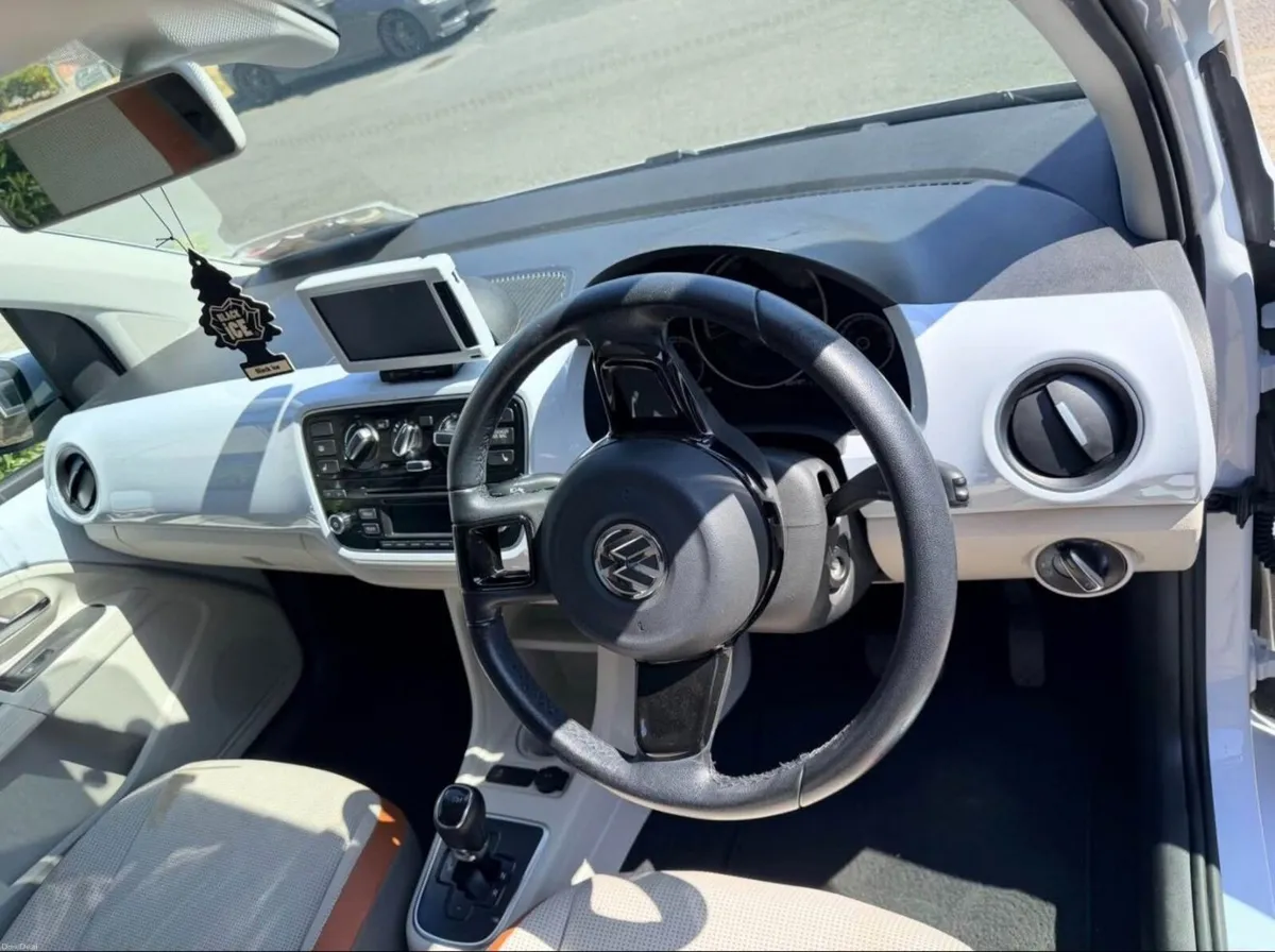 Volkswagen up! 2013 - Image 5