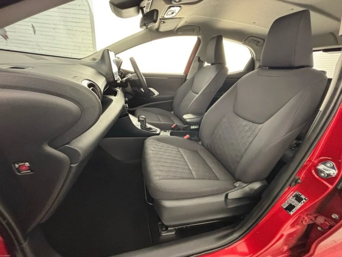 Toyota Yaris Hybrid 115 Luna - Image 6
