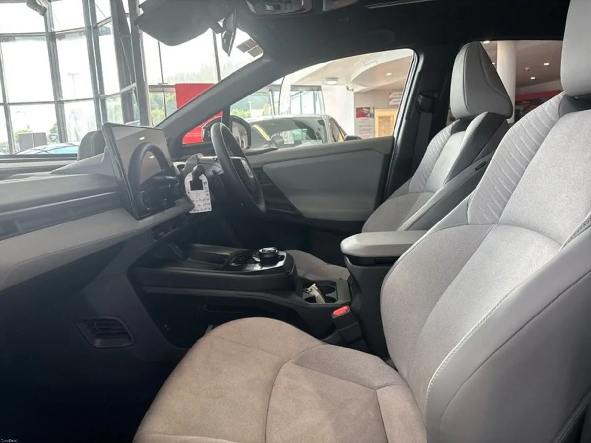 Toyota C-HR C-HR+ Premier - Image 6