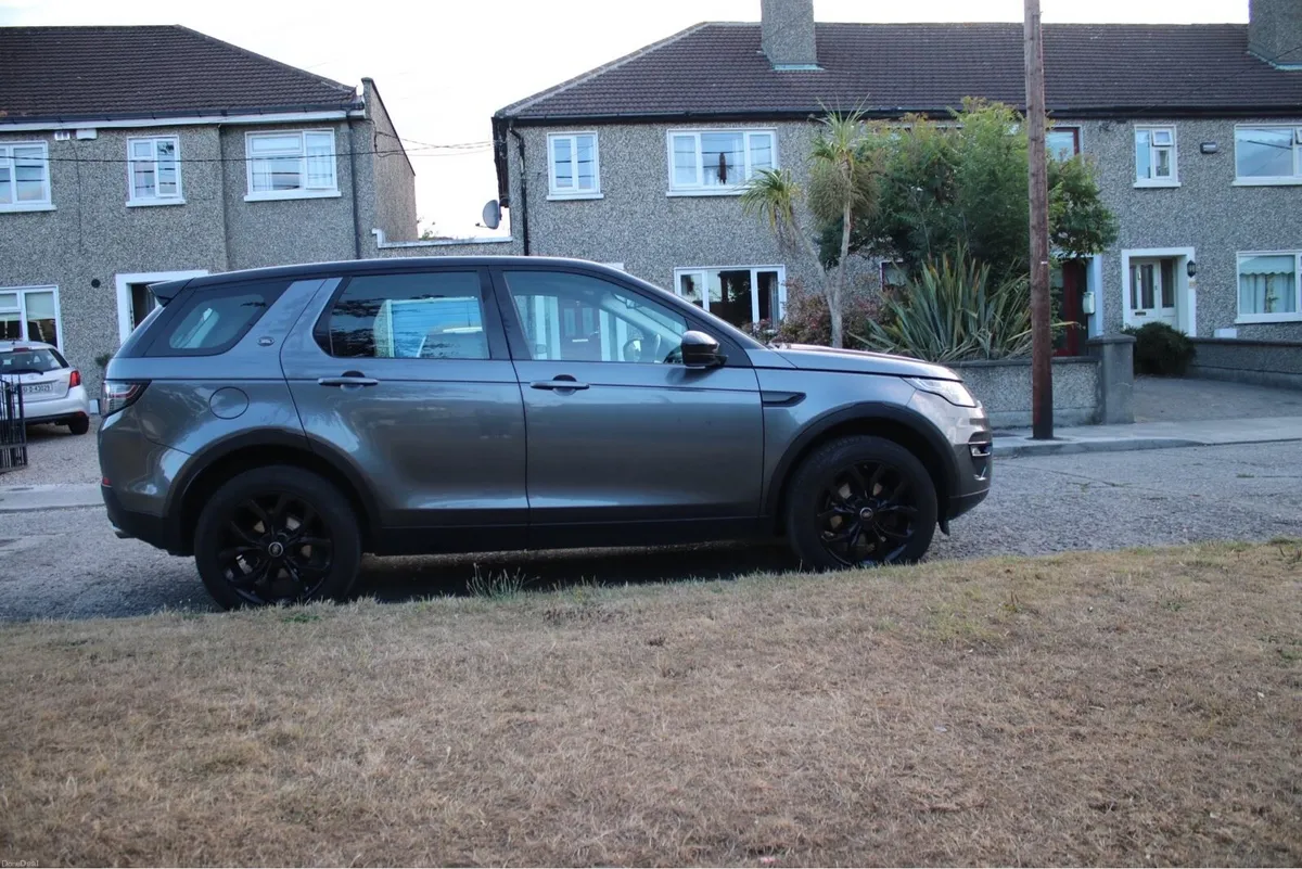 Discovery Sport - Image 2