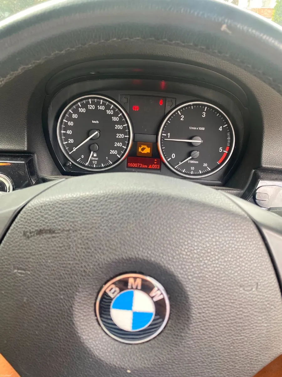 BMW 3-Series 2009 - Image 2